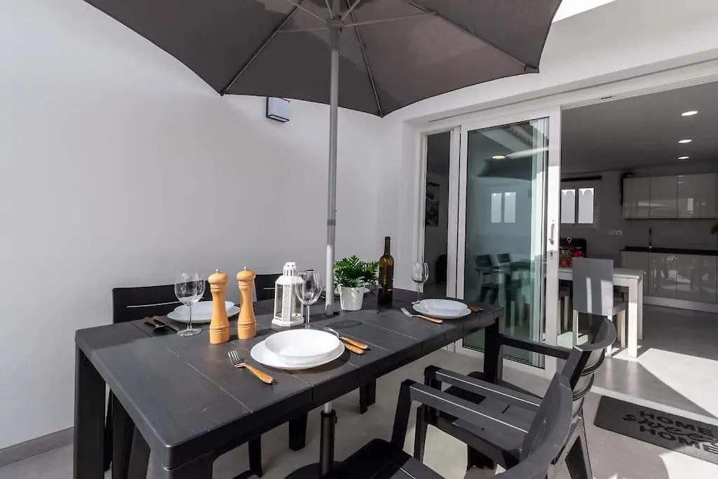Bungalow Con Piscina Comunitaria Y Terraza Privada Chayofa