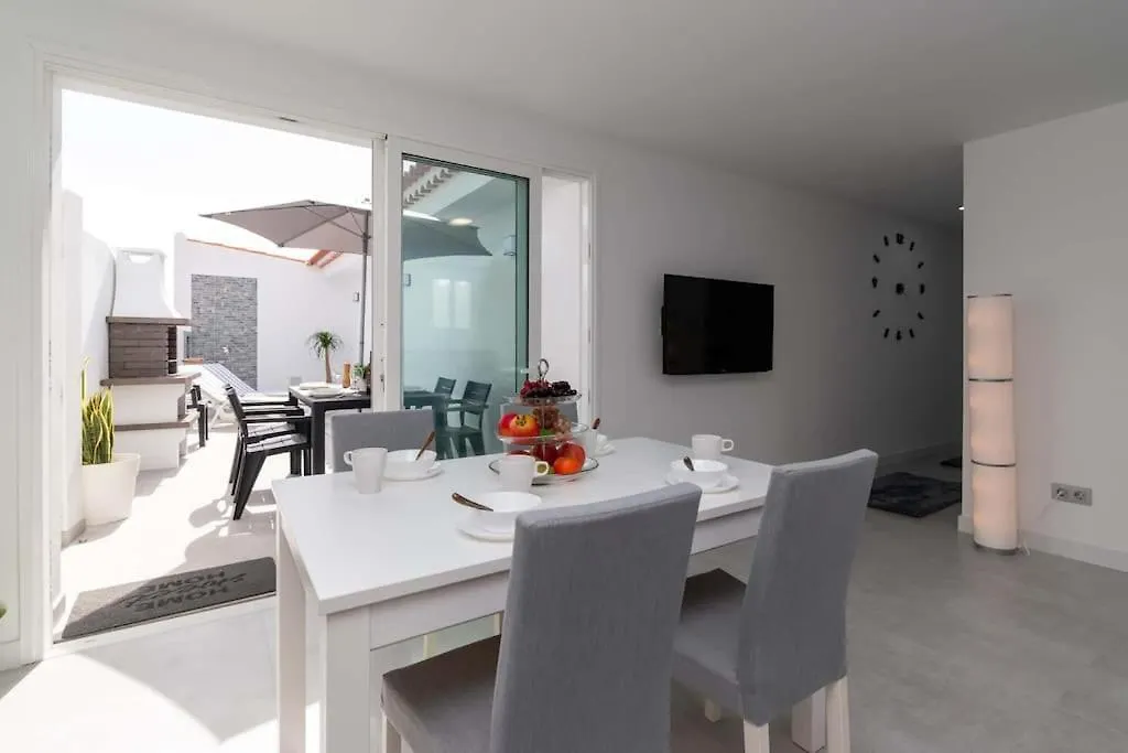 Holiday home Bungalow Con Piscina Comunitaria Y Terraza Privada Chayofa