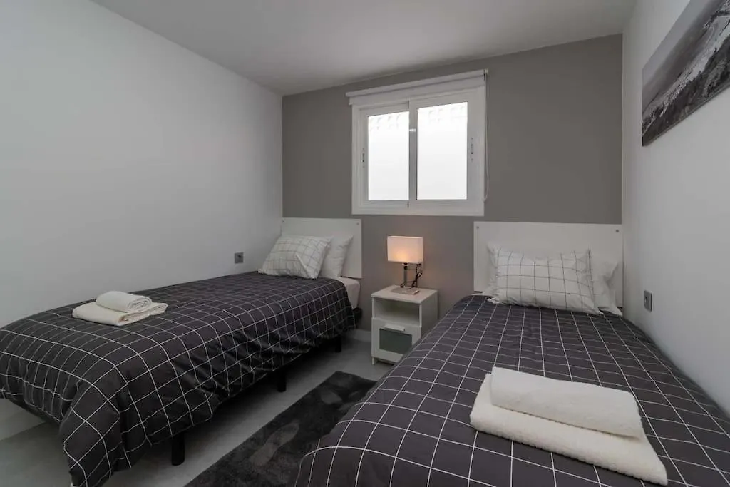 Bungalow Con Piscina Comunitaria Y Terraza Privada Chayofa Spain